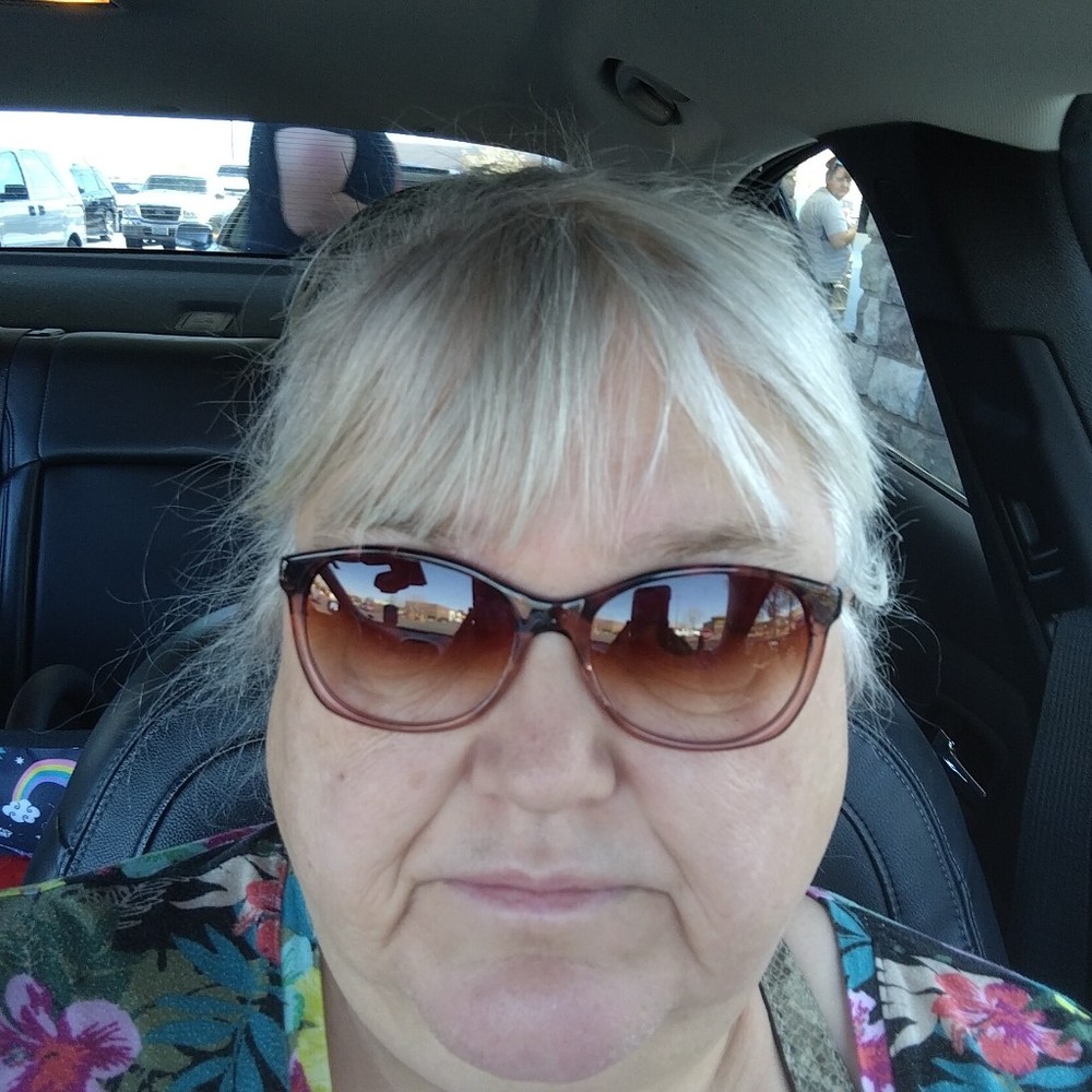 Meet your Posher, Deborah